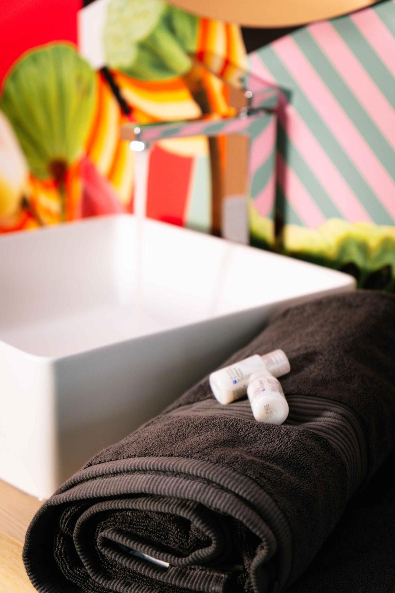 Capsule Flower - Balneo - Cinema - Billard - Nintendo Switch - Mons Centre Exteriör bild